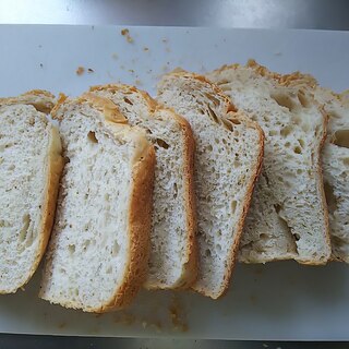モッチリふわふわパセリ食パン